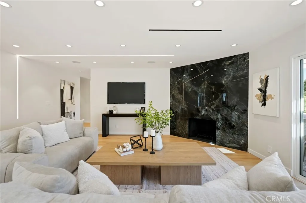 Additional image 7 of 24118 Highlander Rd, West Hills, CA 91307