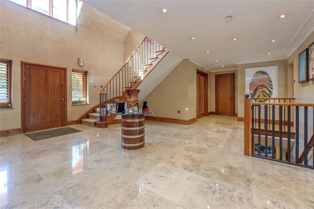 Additional image 4 of 5 bed detached house for saleNewlands Avenue, Radlett WD7