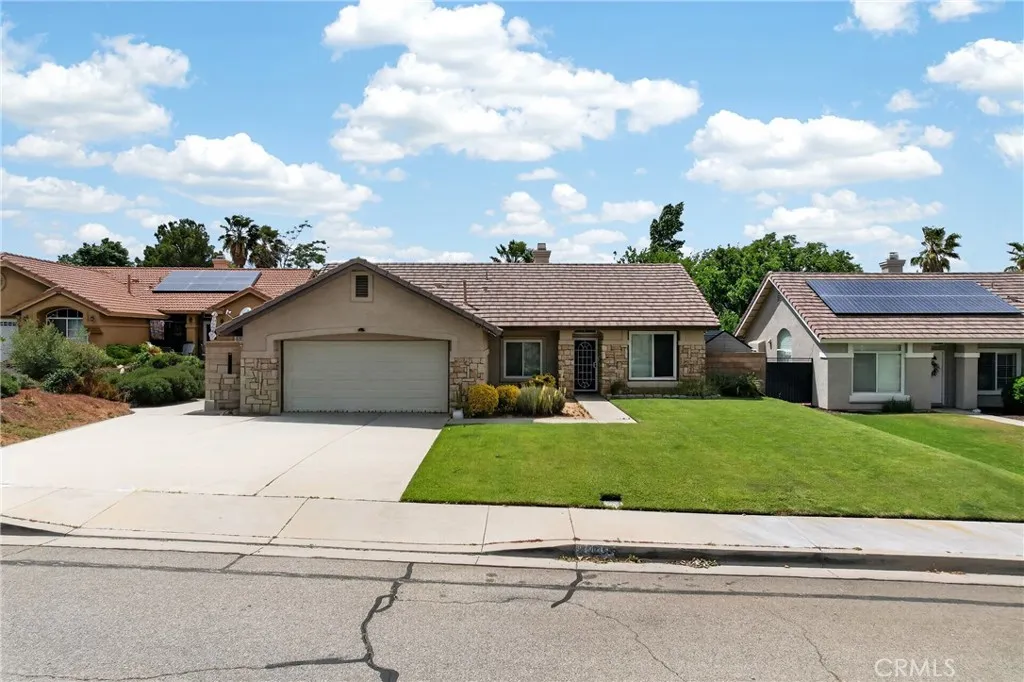 42431 Boulder Dr, Lancaster, CA 93536 photo 2