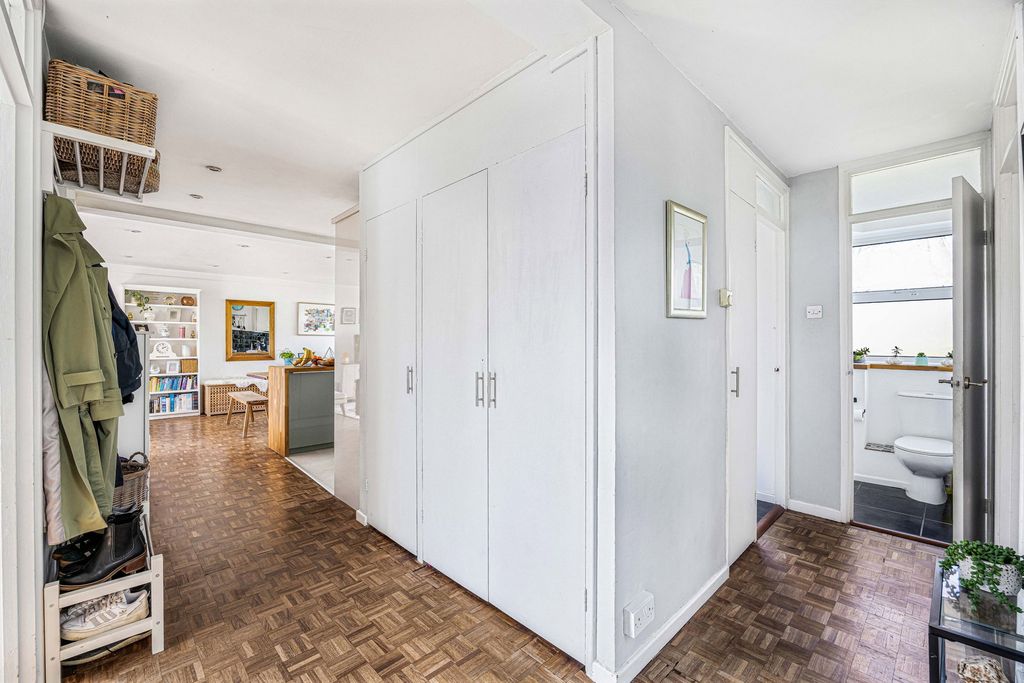 Additional image 2 of 3 bed flat for salePark Place, Cheltenham GL50