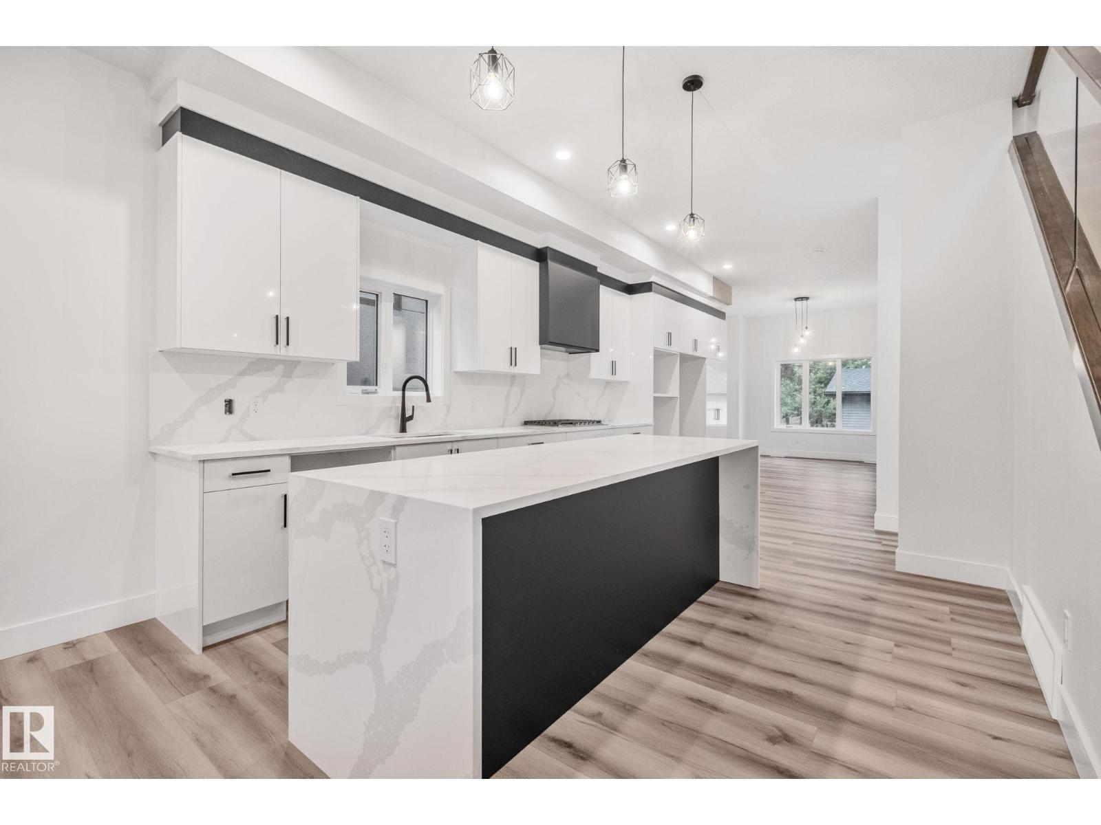 Additional image 4 of 11032 128 Street NW, Edmonton, AB, T5M0W6