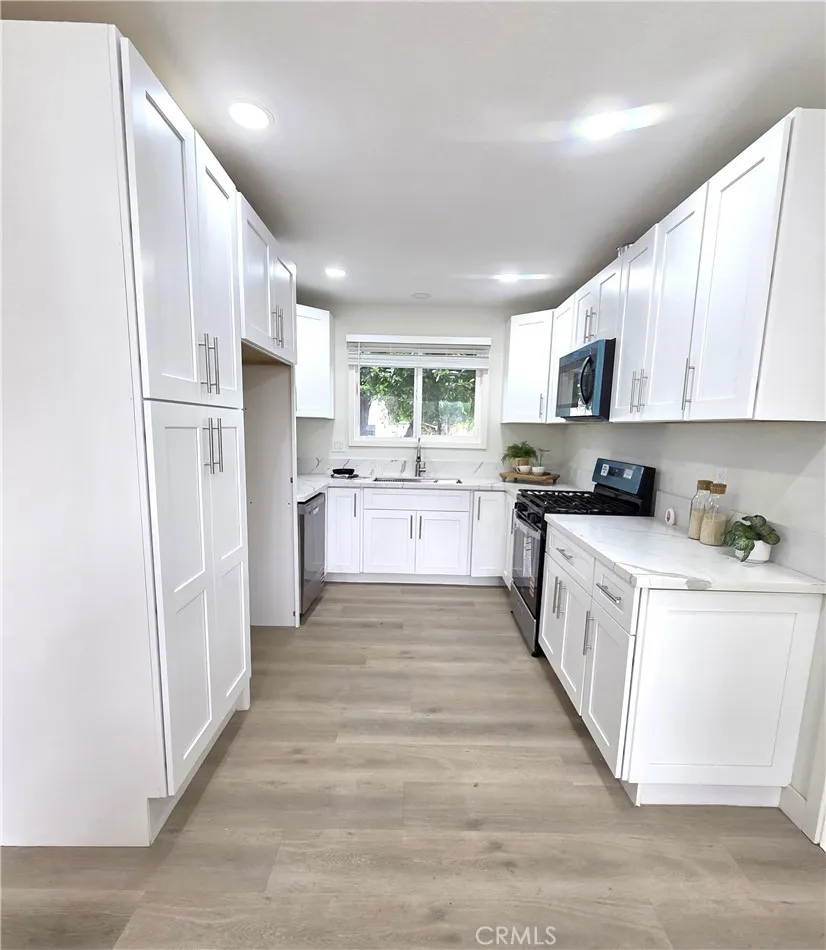 Additional image 25 of 14007 Parthenia, Panorama City, CA 91402