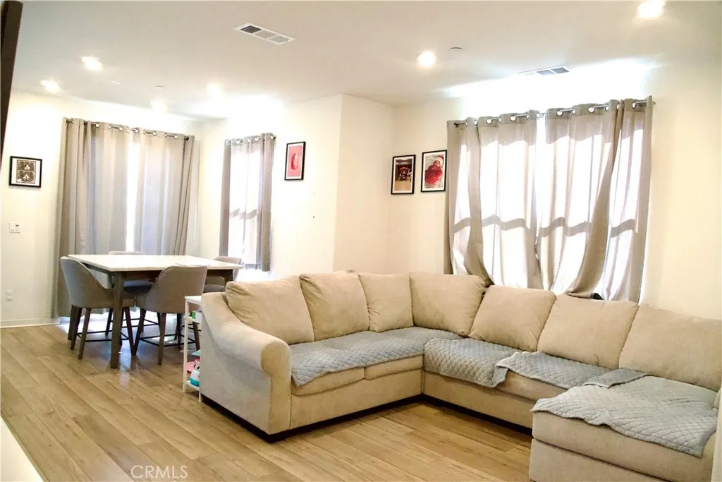 Additional image 2 of 979 W Clover Ave, Rialto, CA 92376