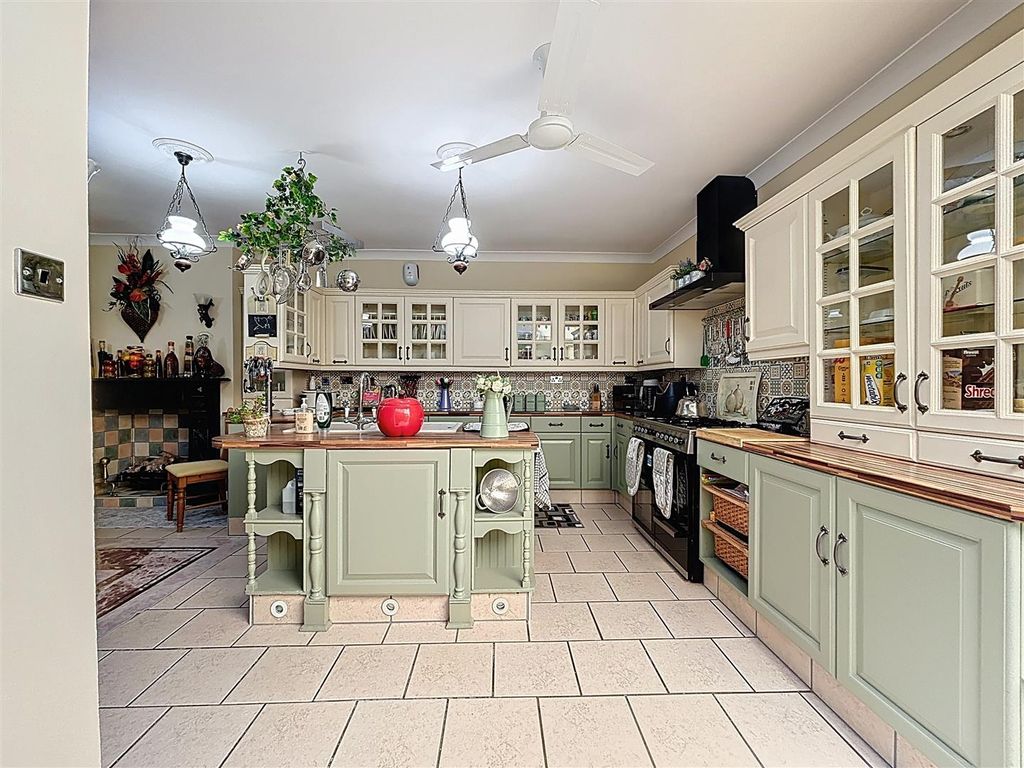 Additional image 13 of 6 bed terraced house for saleEastgate, Hornsea HU18
