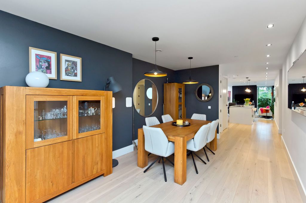 Additional image 5 of 3 bed flat for saleDonaldson Crescent, Wester Coates, Edinburgh EH12