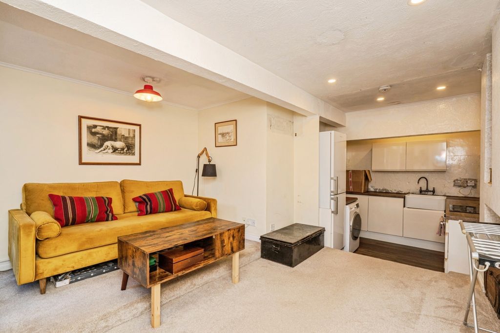 Additional image 2 of 1 bed flat for saleTower Road, Hindhead, Surrey GU26