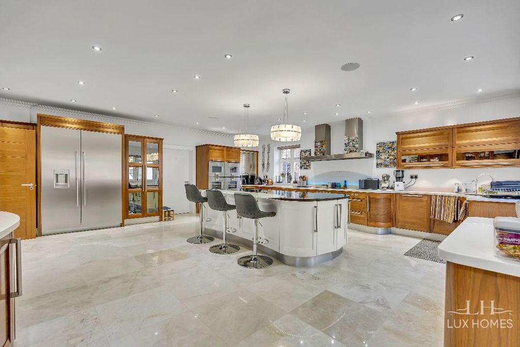 Additional image 4 of 7 bed detached house for saleParkstone Avenue, Emerson Park RM11