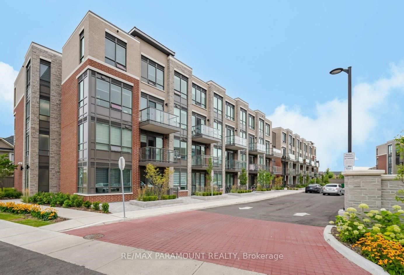 330-85 Attmar Drive, Brampton, ON, L6P 0Y6