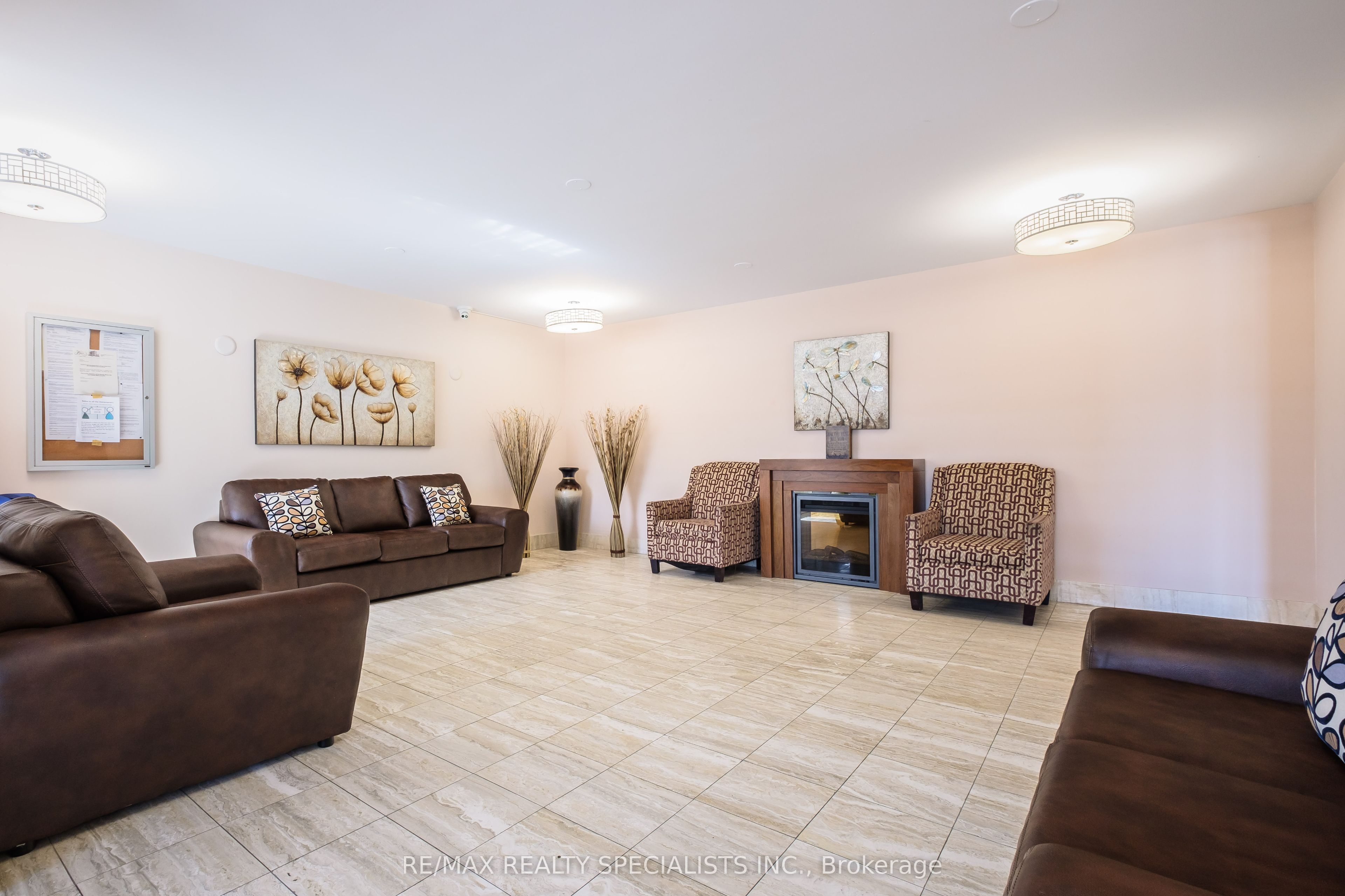 Additional image 3 of 108-3 Lisa Street, Brampton, ON, L6T 4A2