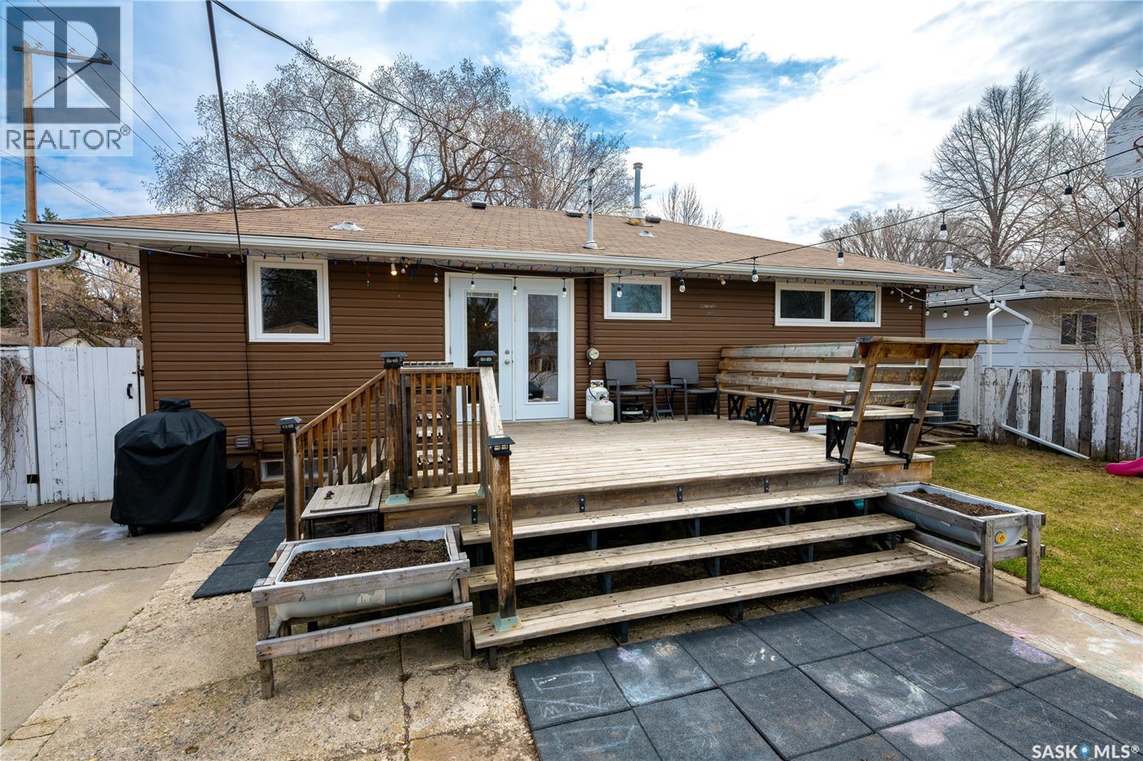 Additional image 3 of 2406 Irvine Avenue, Saskatoon, SK, S7J2A8
