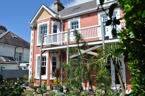 Bishopston Road, Bishopston, Swansea SA3