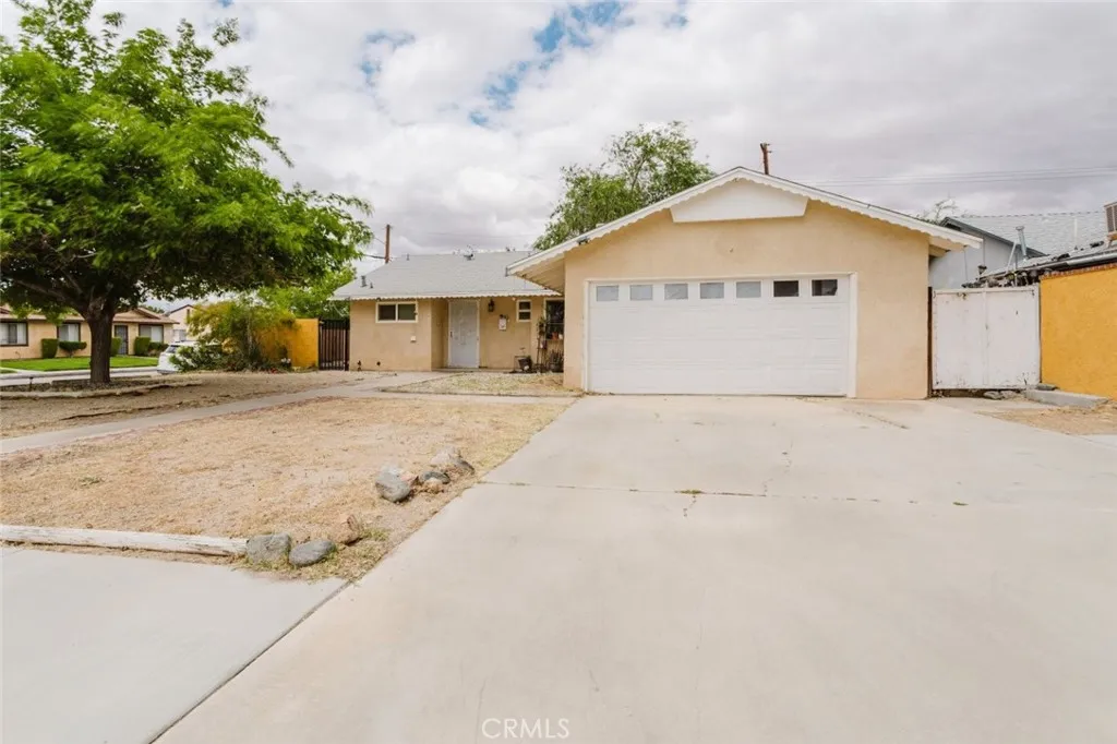 45303 6th Street E, Lancaster, CA 93535 photo 3