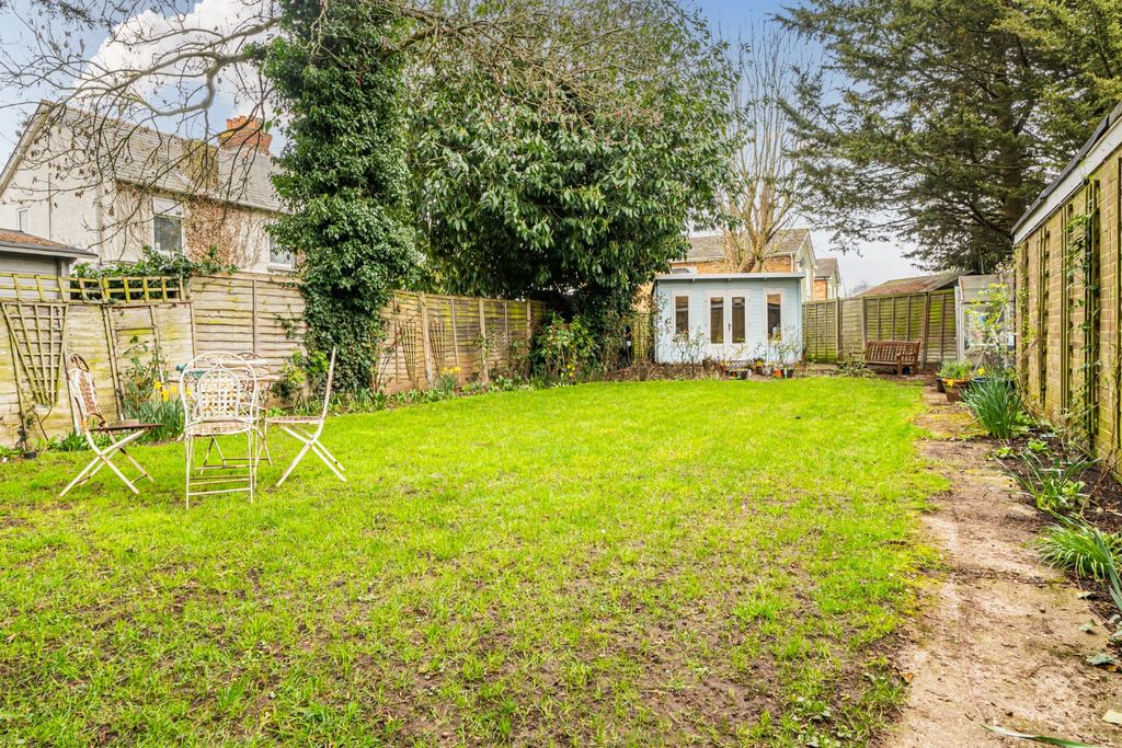 Additional image 4 of 2 bed maisonette for saleMaypole Road, Taplow, Buckinghamshire SL6