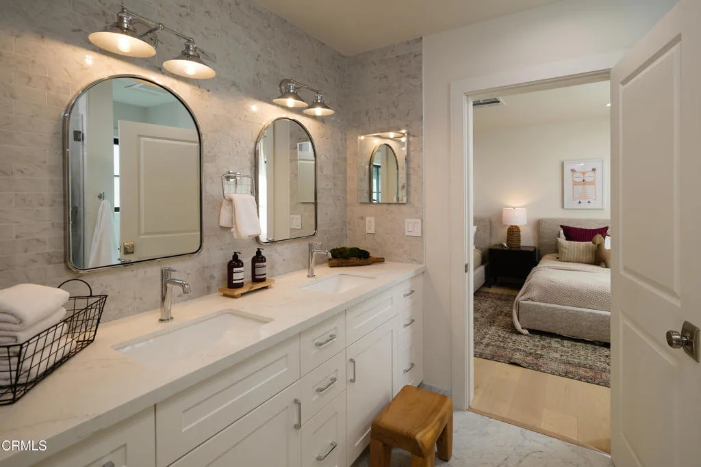 Additional image 77 of 604 De Nova Street, La Canada Flintridge, CA 91011