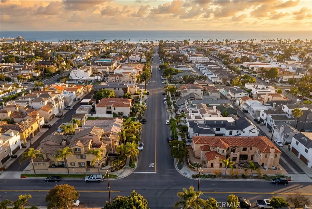 526 12th St, Huntington Beach, CA 92648