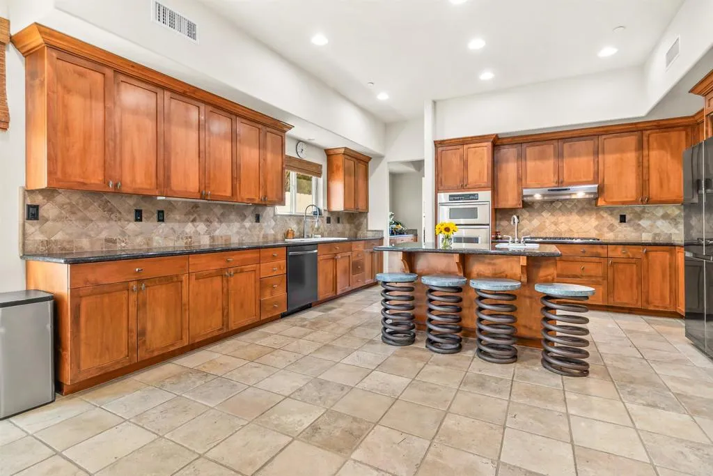 Additional image 11 of 1546 Oak Ave, Carlsbad, CA 92008