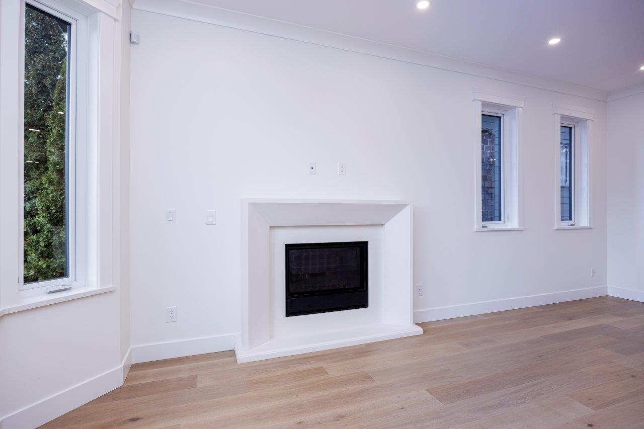 Additional image 4 of 254 18th Street E, North Vancouver, BC, V7L 2X6