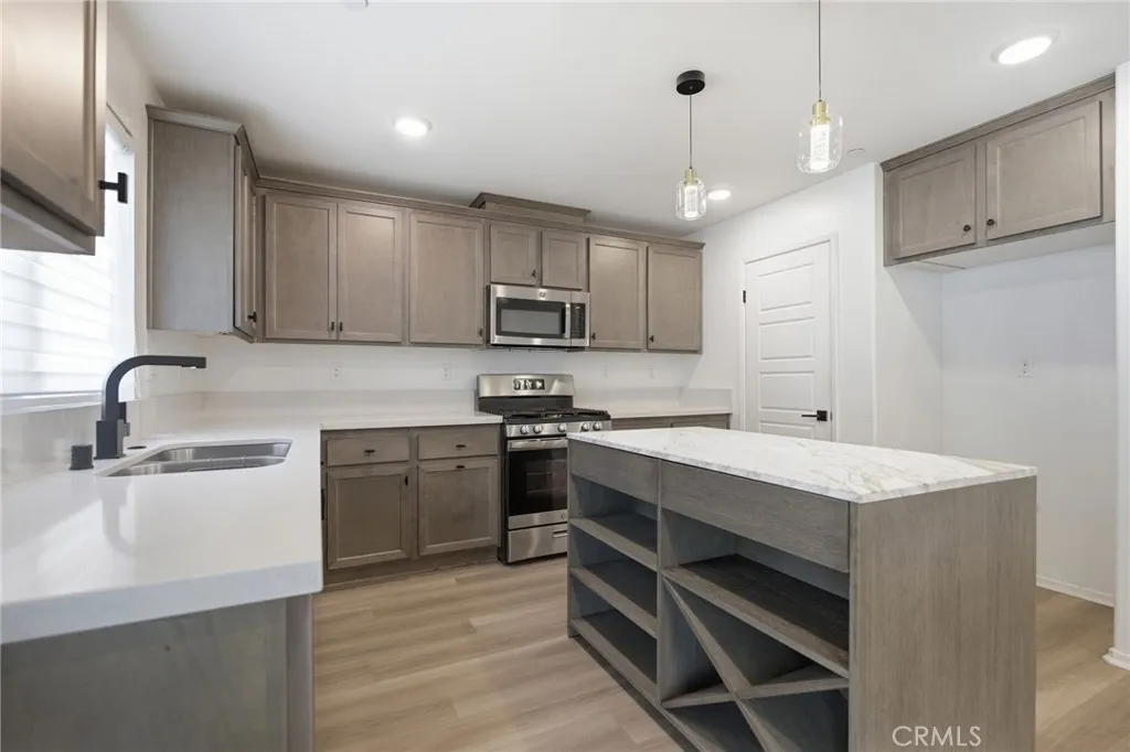 Additional image 6 of 32806 Crown Point Ln, Lake Elsinore, CA 92530