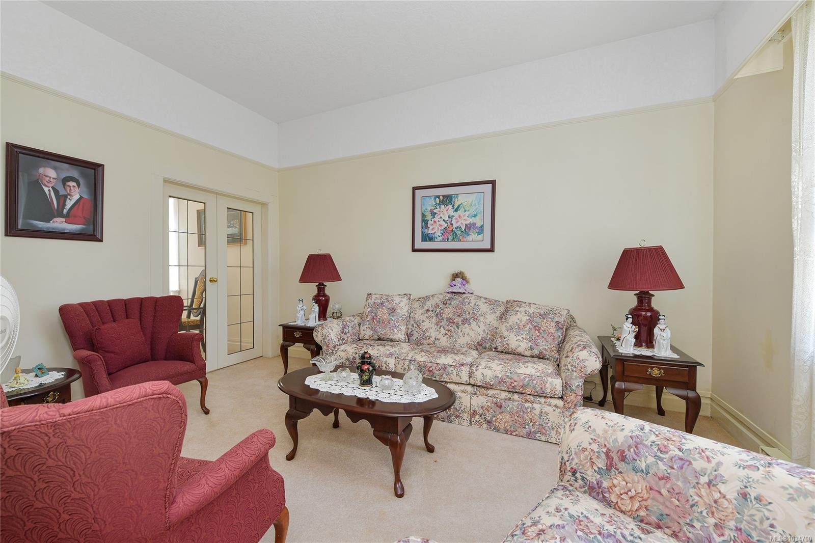 1701 Stanley Avenue, Victoria, BC, V8R 3X1 photo 3