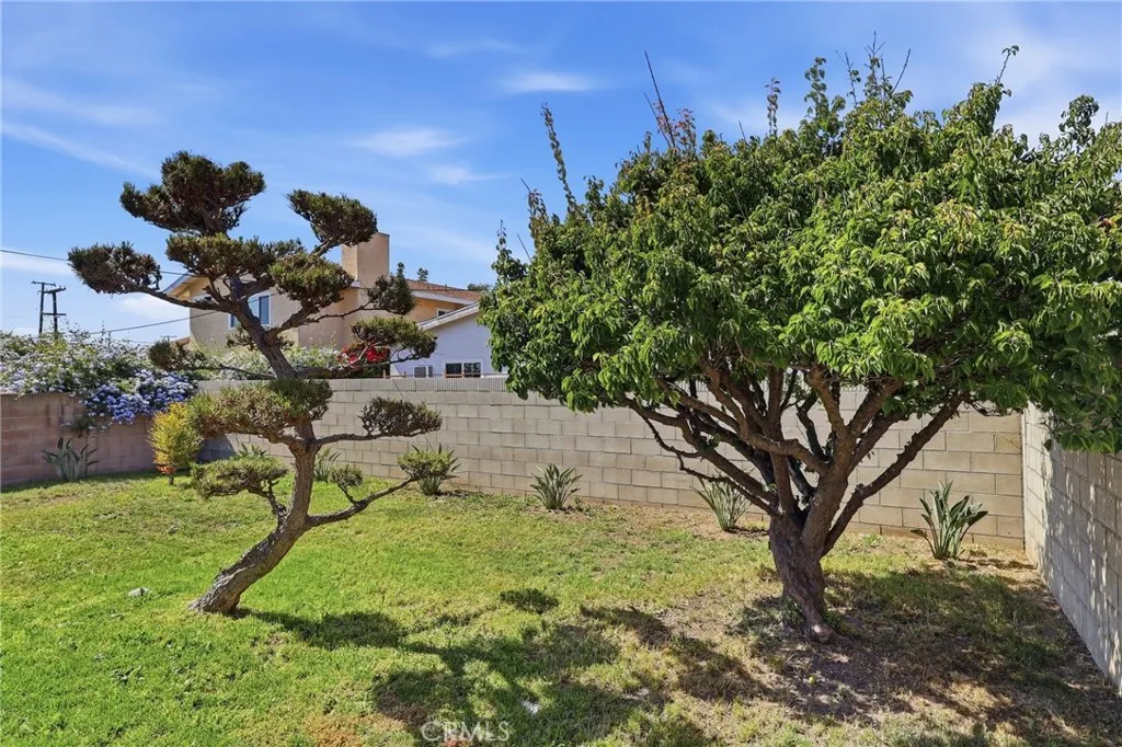 1615 W 183rd St, Gardena, CA 90248