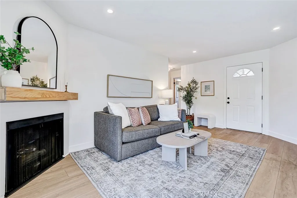 Additional image 32 of 4701 E Anaheim St Unit 304, Long Beach, CA 90804