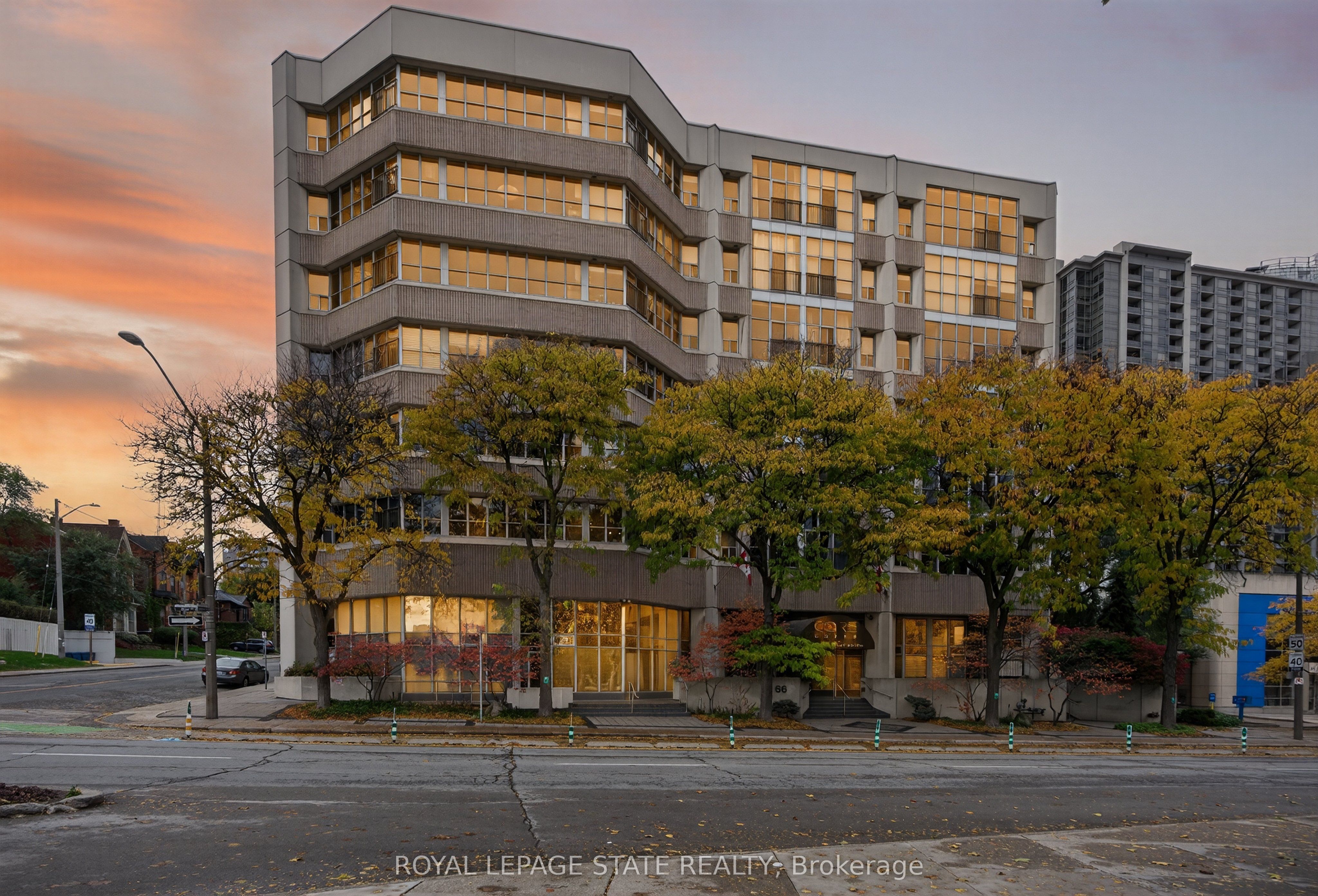 PH10-66 Bay Street S, Hamilton, ON, L8P 4Z6