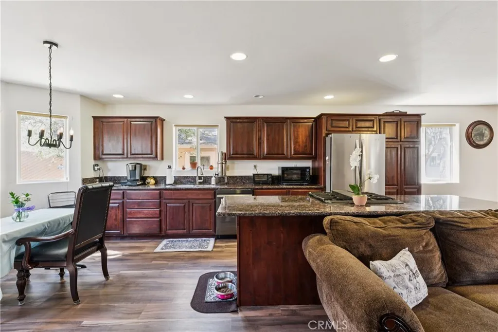 Additional image 41 of 879 Spruce Lane, Sugarloaf, CA 92386