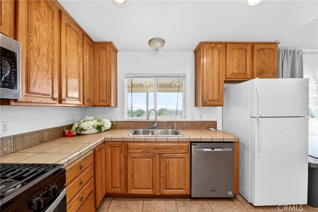 Additional image 11 of 1246 Locust Rd, Pinon Hills, CA 92372