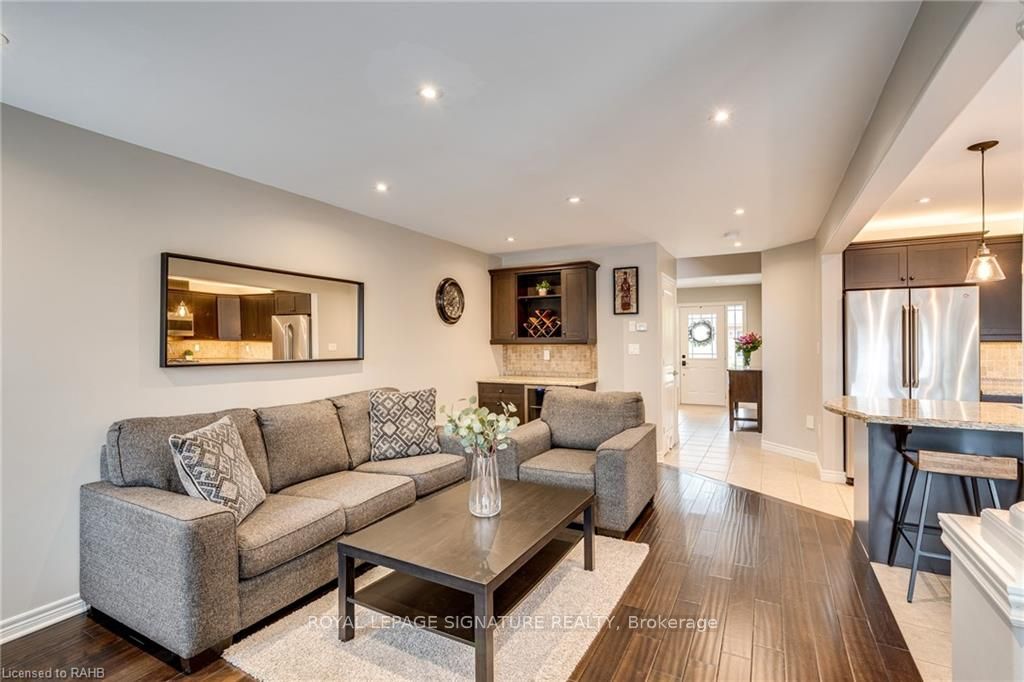 8 Blue Ribbon Way, Hamilton, ON, L0R 1C0 photo 4