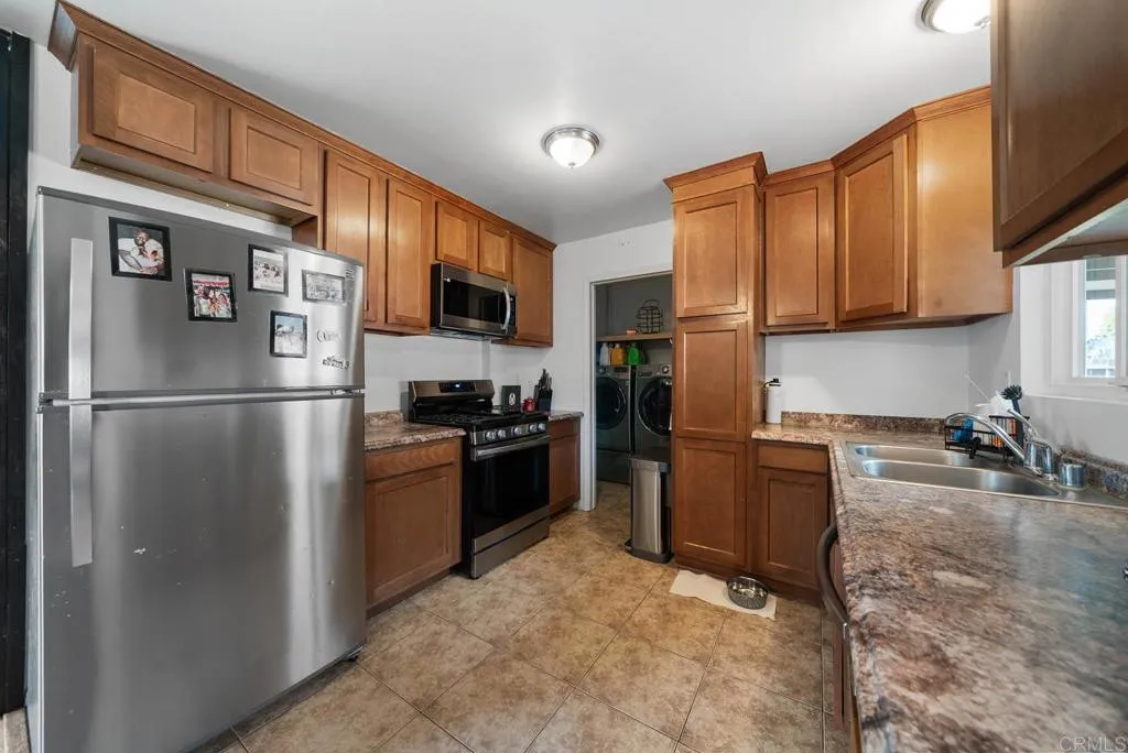 Additional image 9 of 565 June Way, El Cajon, CA 92021