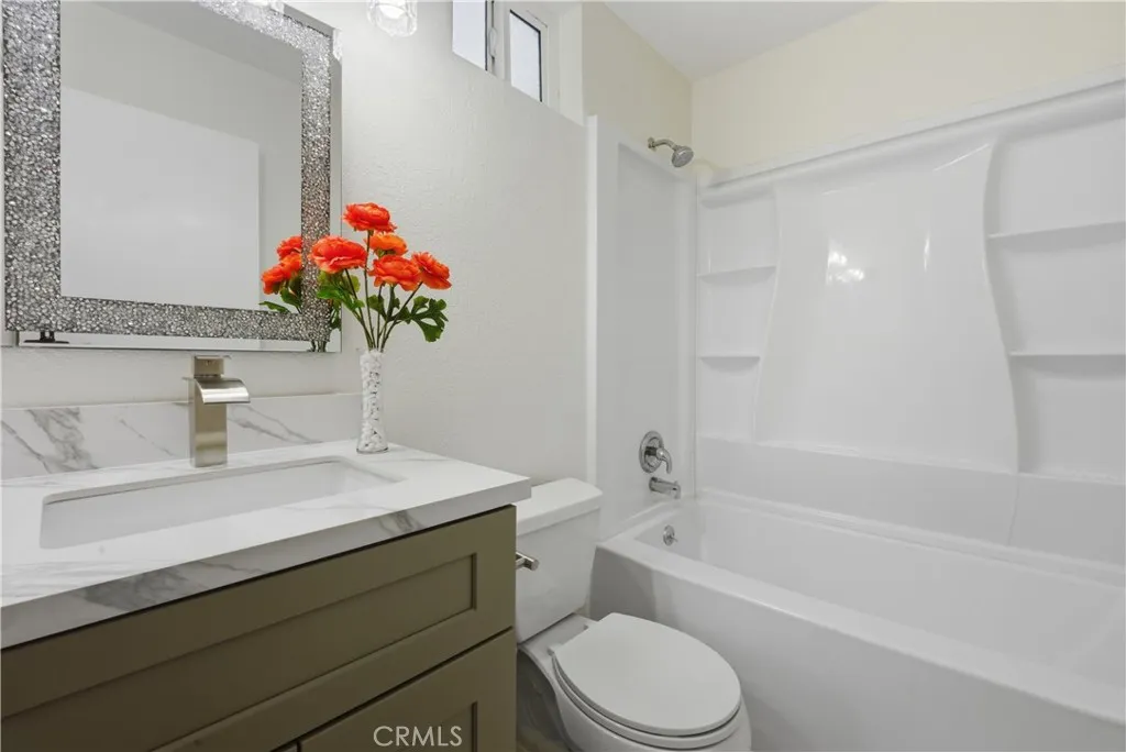 Additional image 7 of 403 S Newhope unit C St, Santa Ana, CA 92704