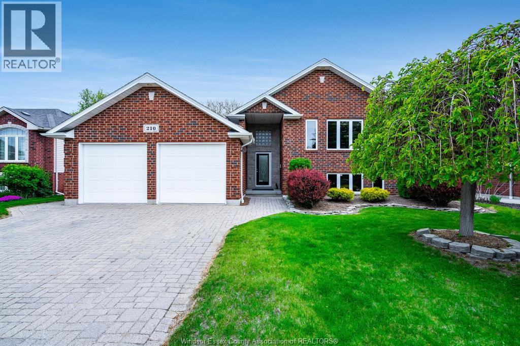 210 Dieppe Crescent, Kingsville, ON, N9Y4B9