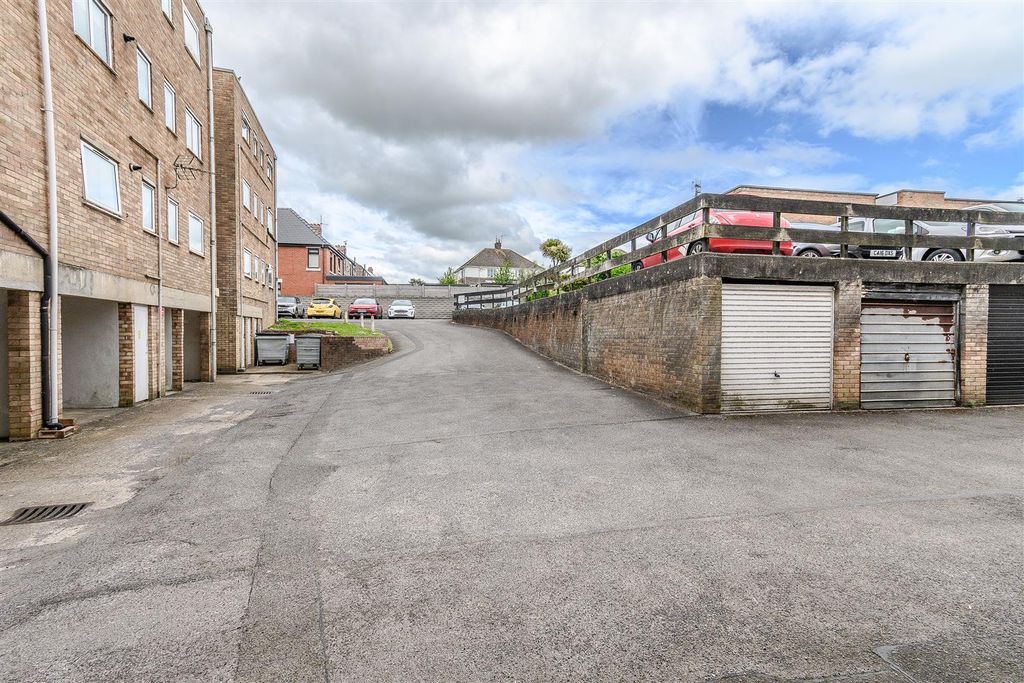 Additional image 17 of 2 bed flat for salePontypridd Road, Barry CF62