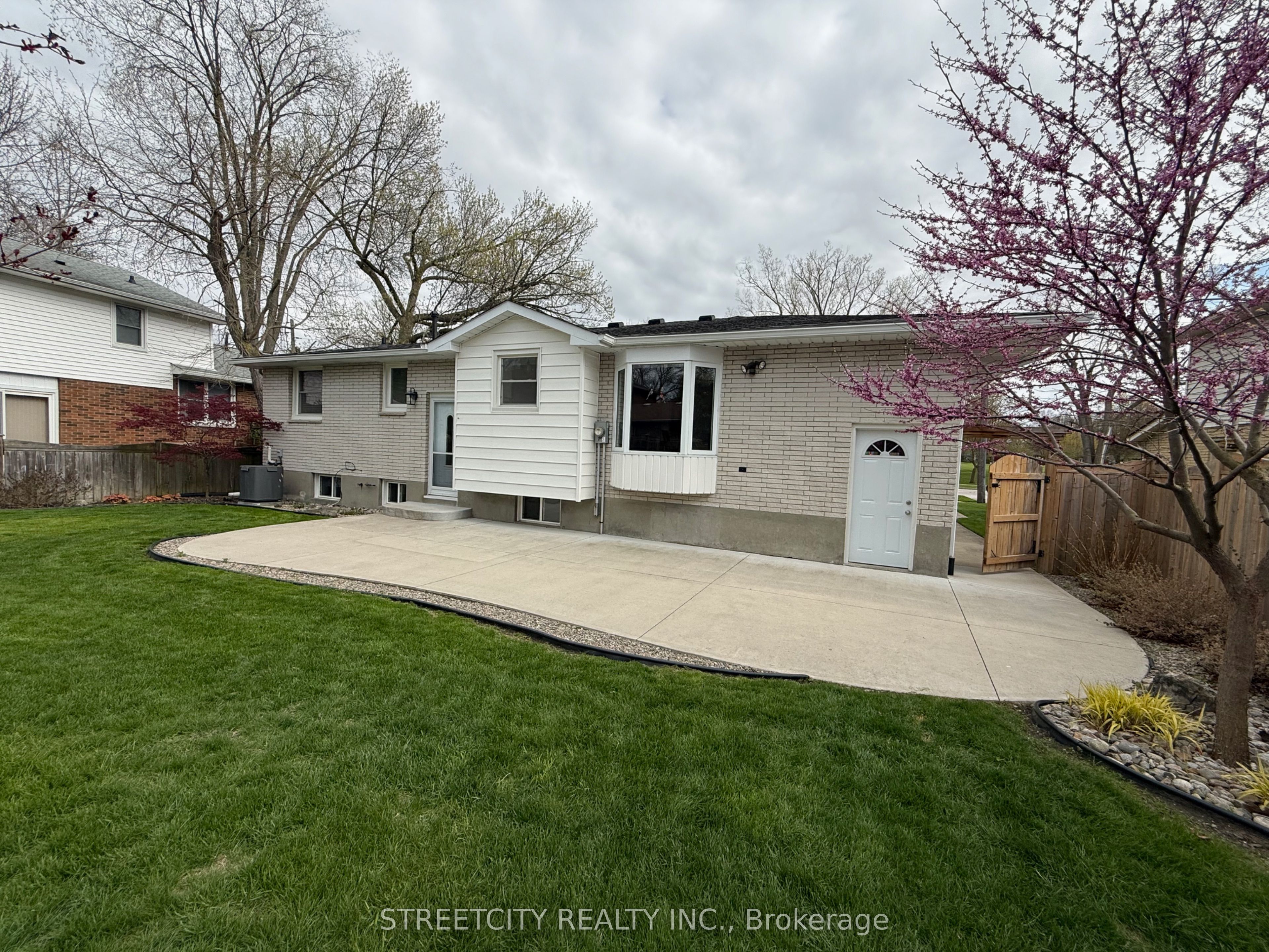 Additional image 4 of 1044 Cathcart Boulevard, Sarnia, ON, N7S 2H2