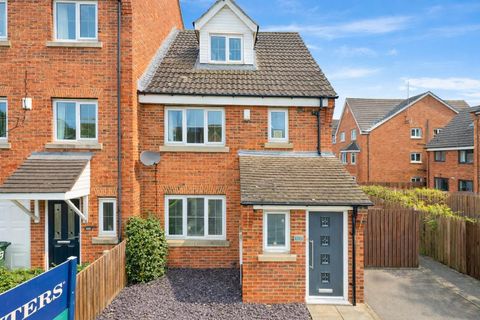 Newlands, Farsley, Pudsey LS28