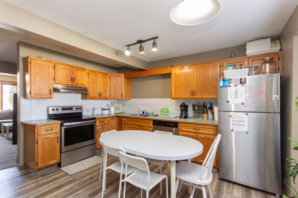 Additional image 4 of 16 Davis Close, Red Deer, AB, T4R 2L4