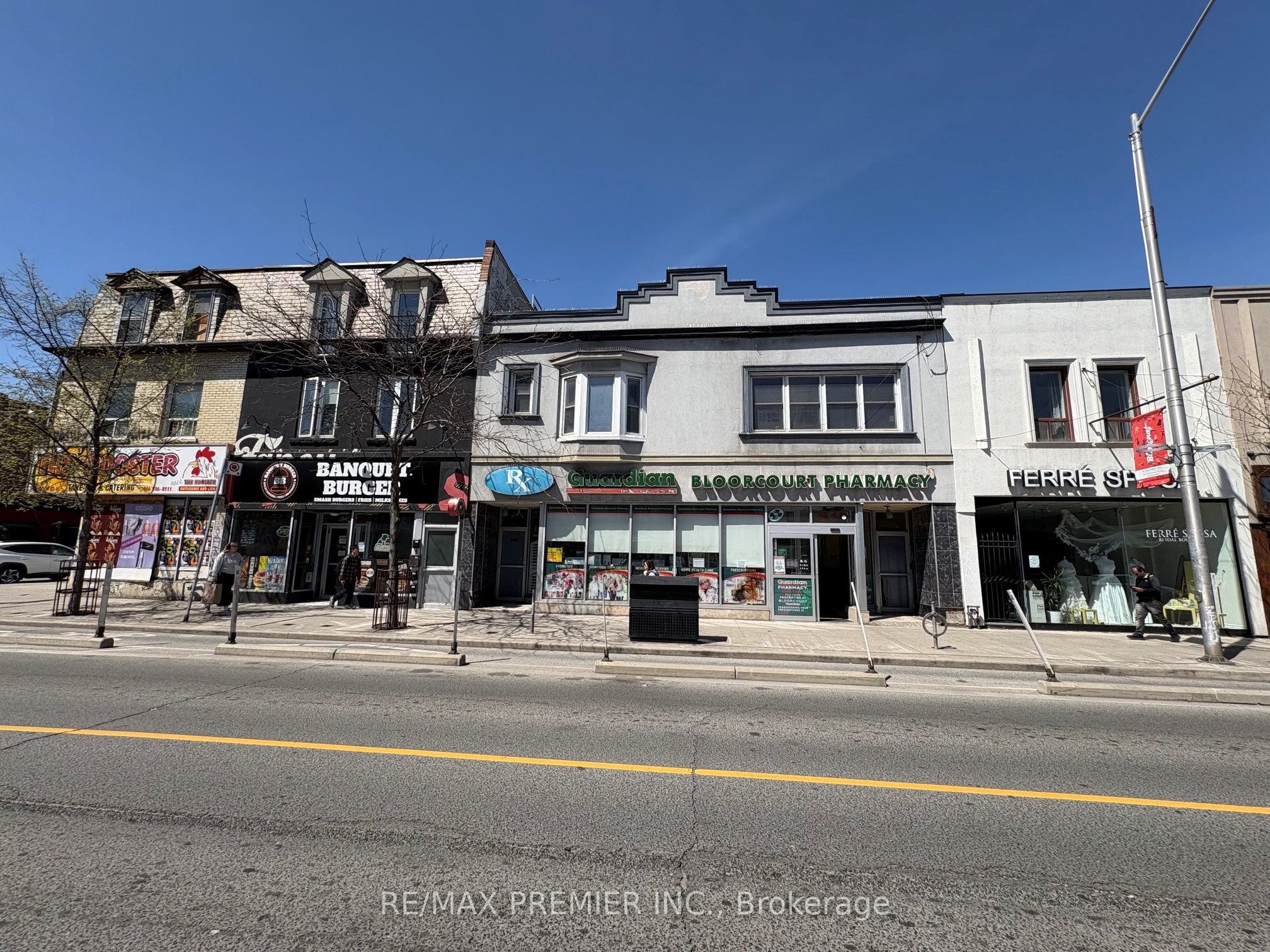 Upper-938 Bloor Street W, Toronto, ON, M6H 1L4