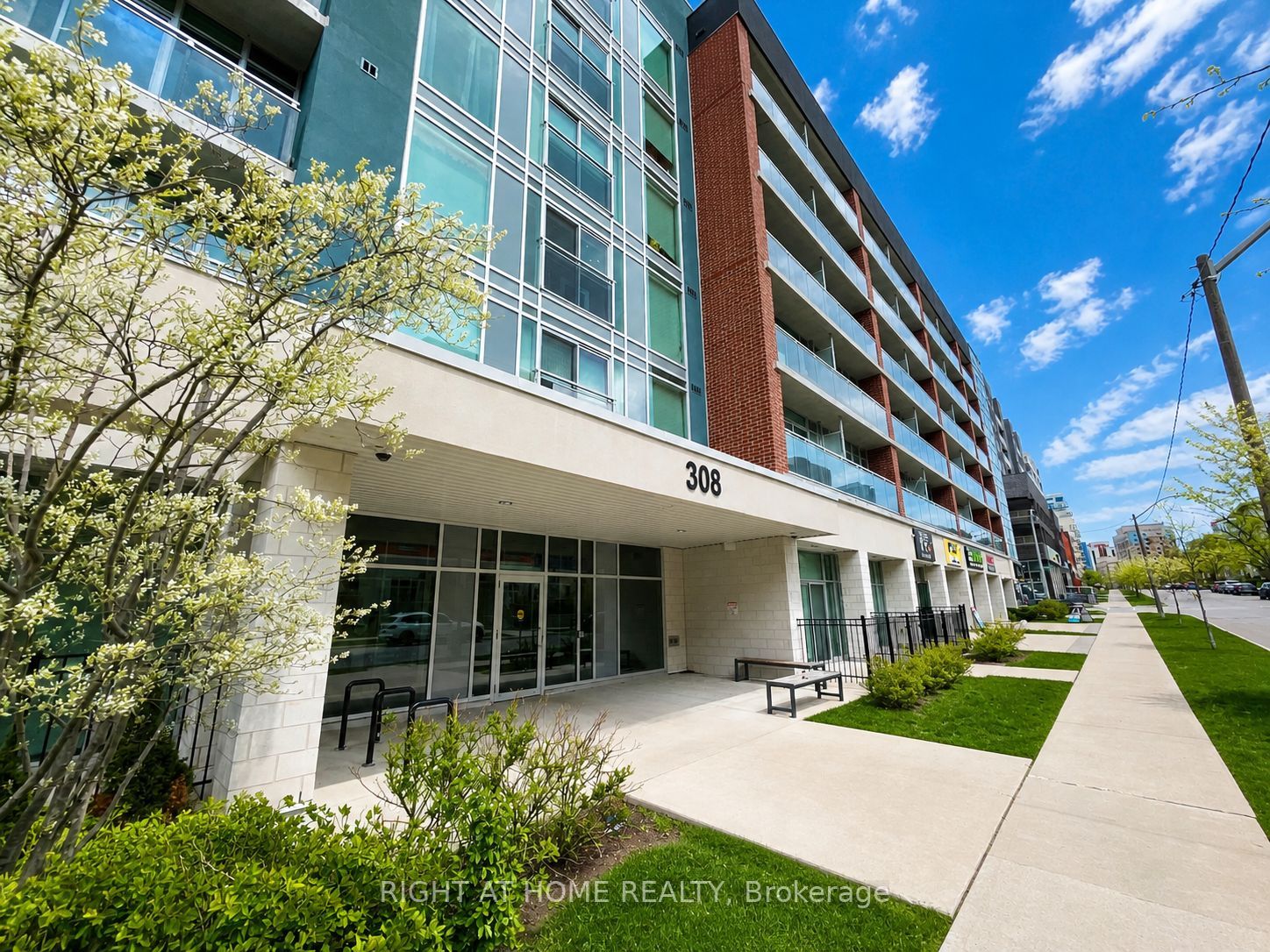 421-308 Lester Street, Waterloo, ON, N2L 3W6