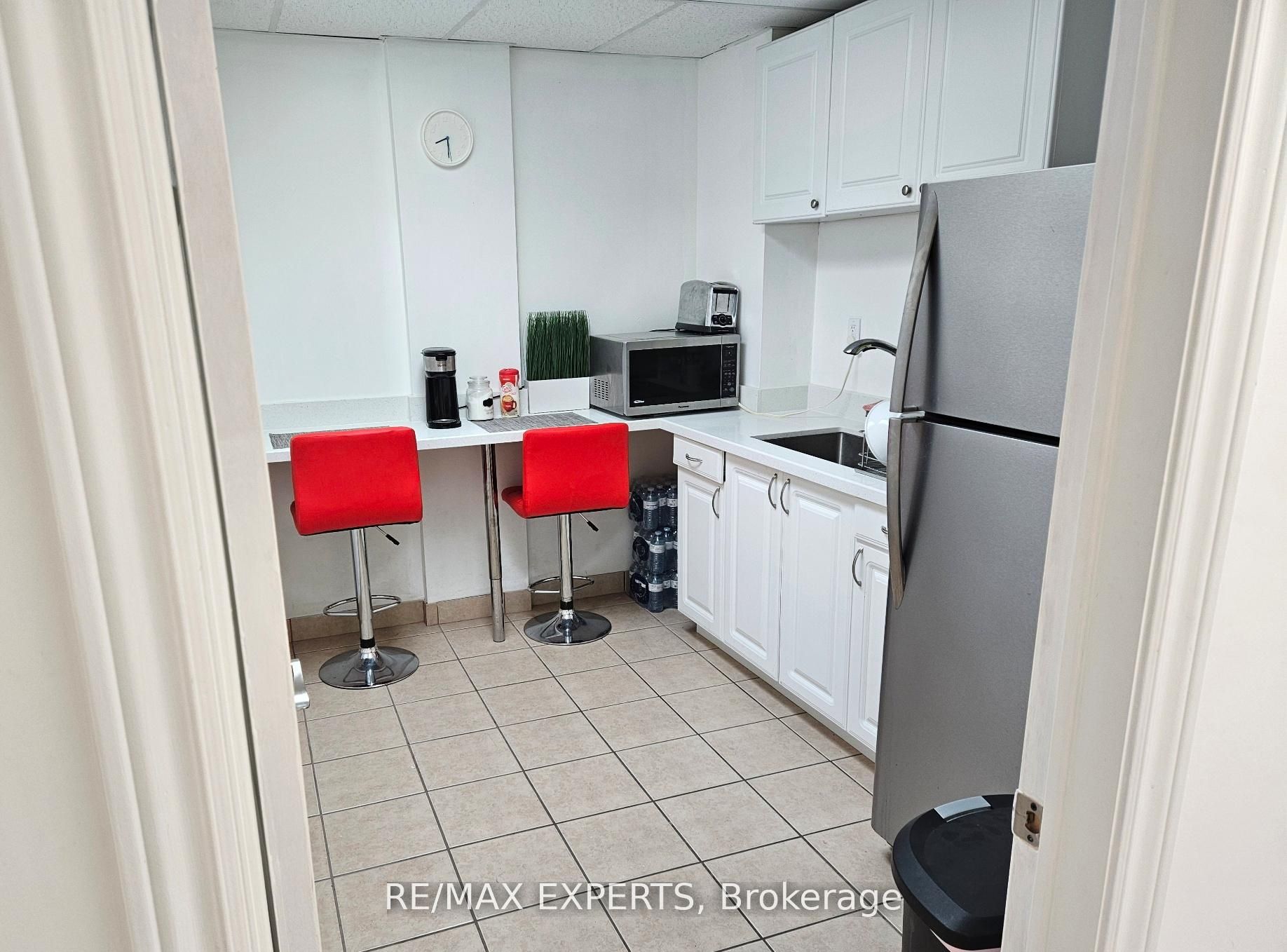 Additional image 3 of 2-1270 Finch Avenue W, Toronto, ON, M3J 3J7