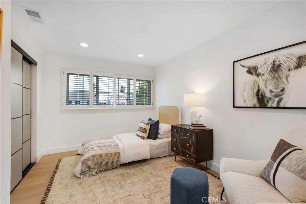 Additional image 85 of 305 Robinhood Ln, Costa Mesa, CA 92627