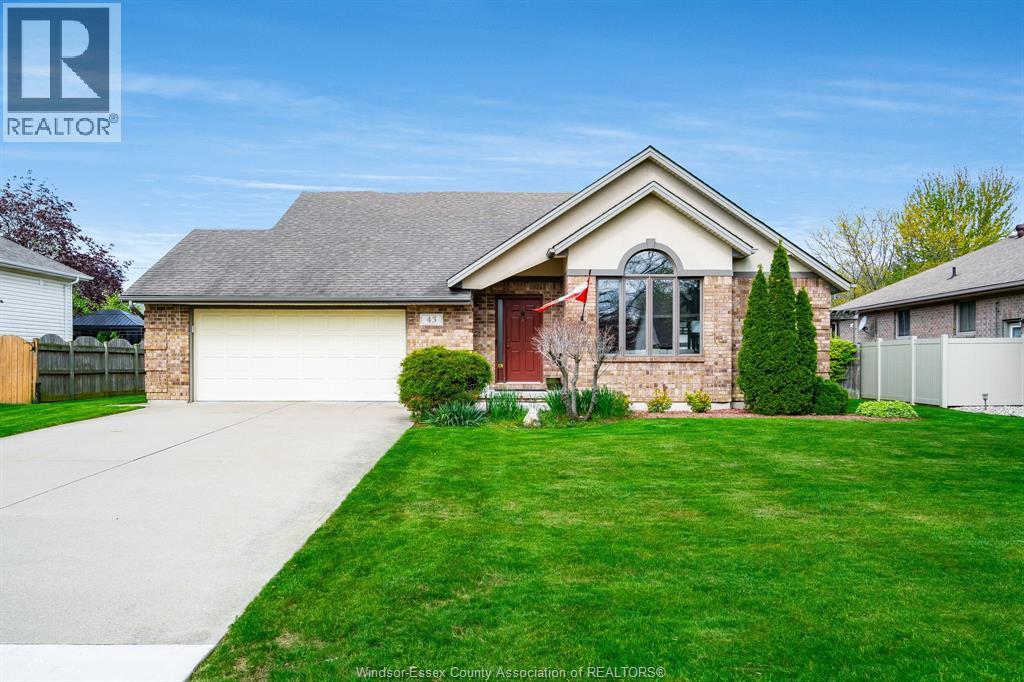 43 Oak Drive, Essex, ON, N8M3C5