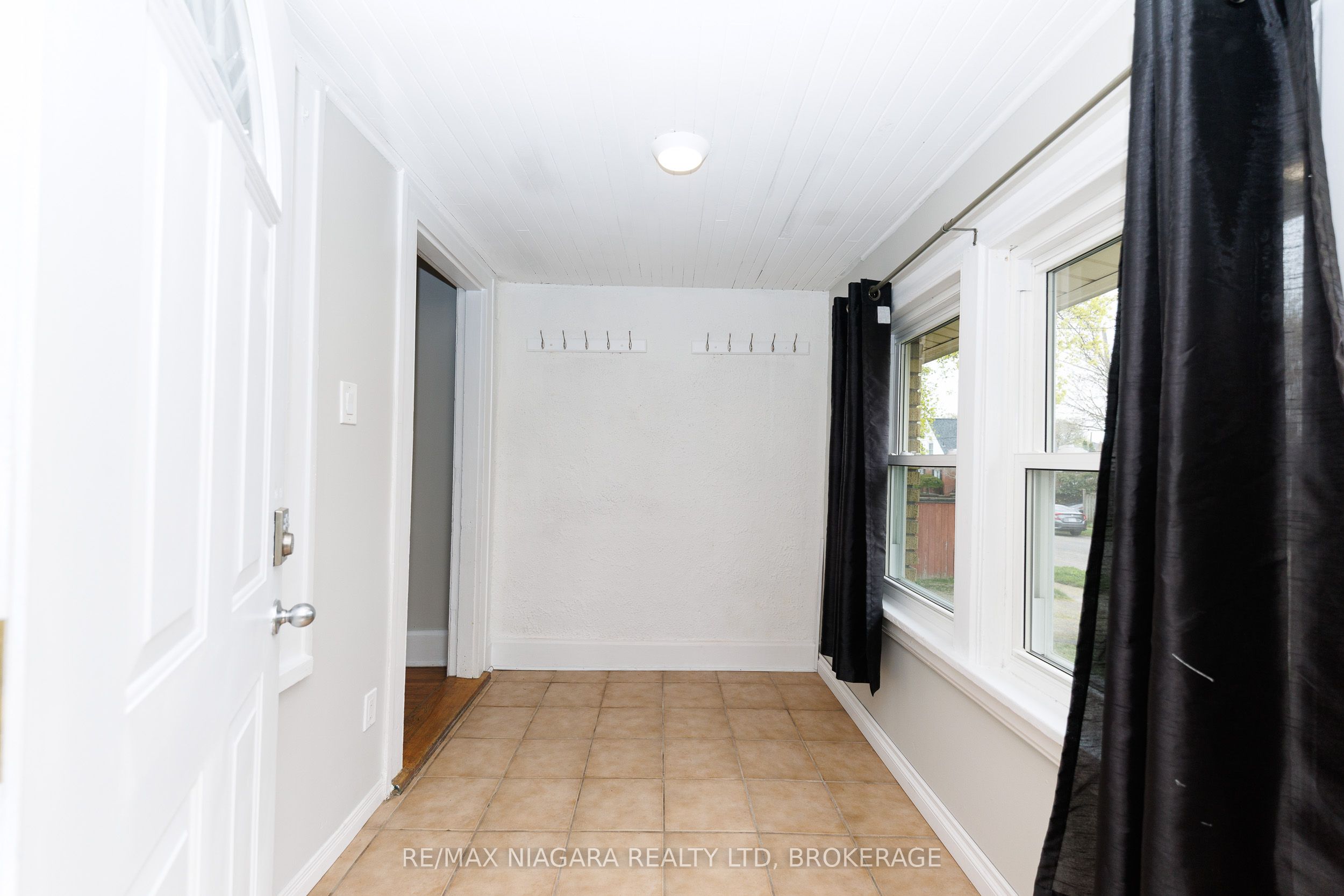Additional image 5 of 5015 Fifth Avenue, Niagara Falls, ON, L2E 4S6