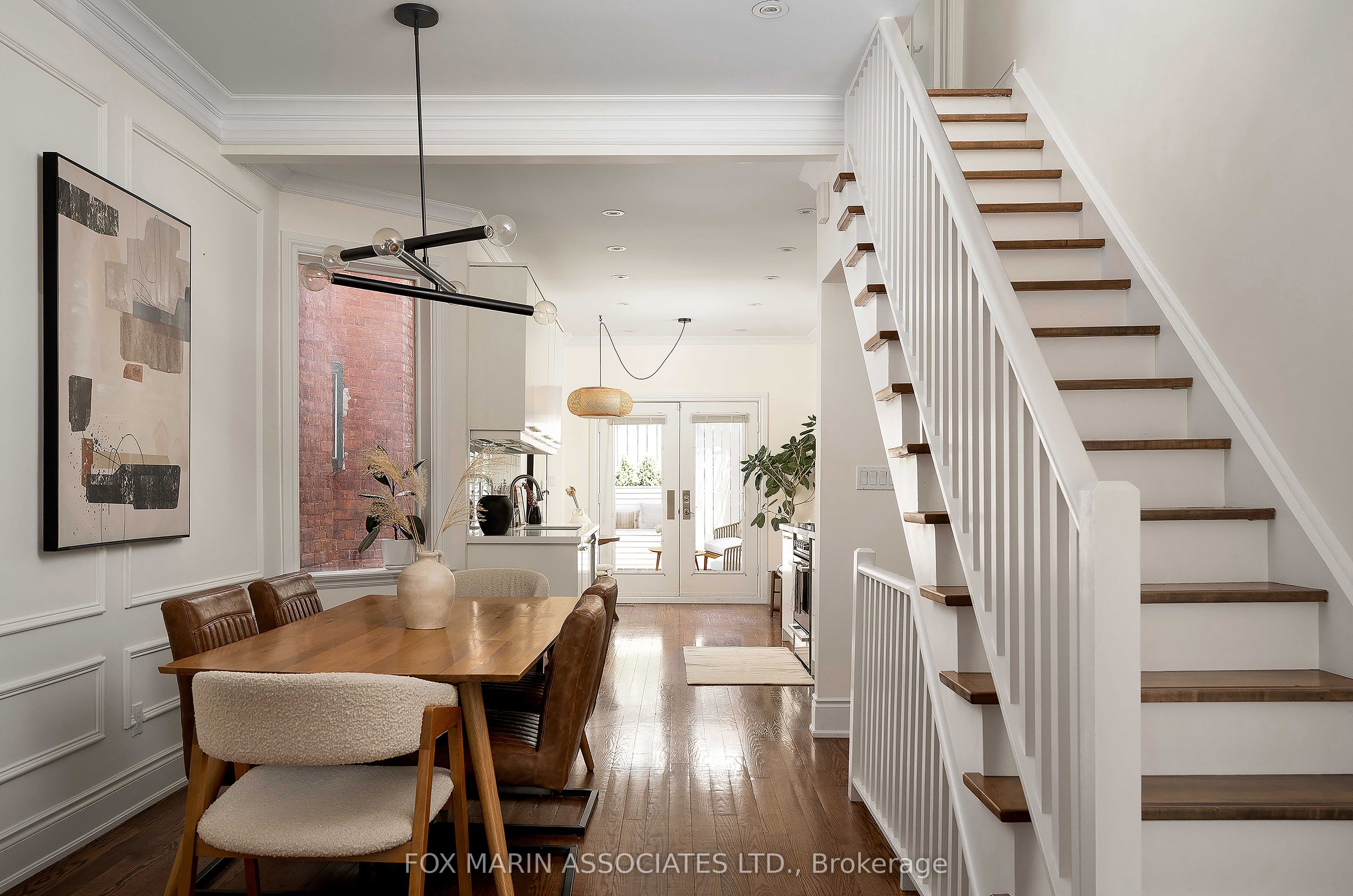 95 Walnut Avenue, Toronto, ON, M5V 2S1