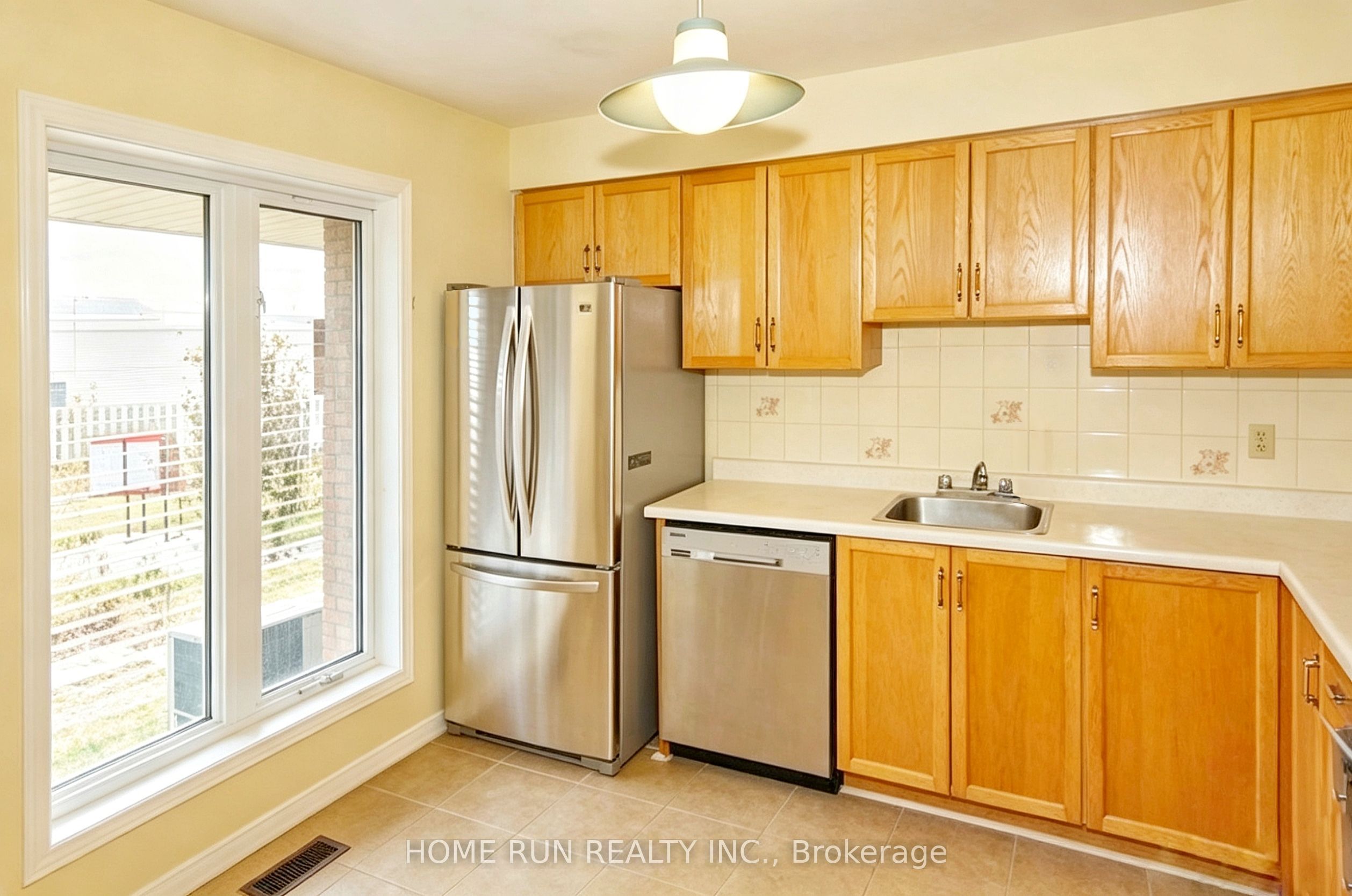 Additional image 6 of 30 Sturbridge Private, Ottawa, ON, K1T 3J7