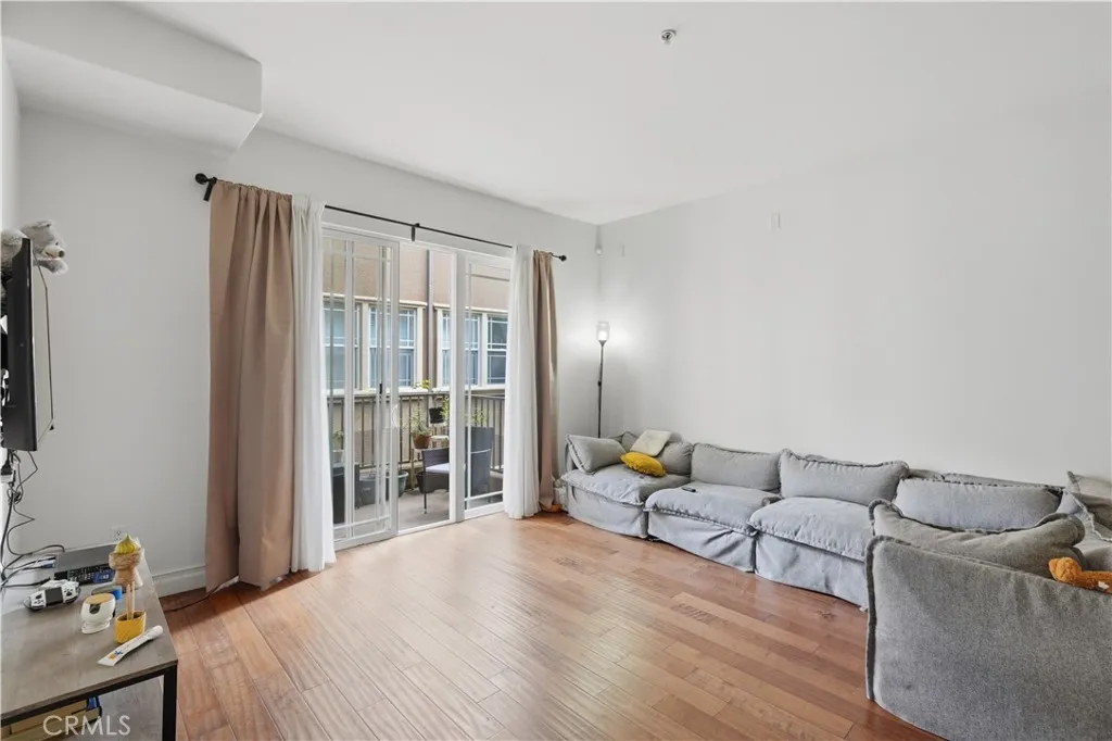 Additional image 3 of 917 S New Hampshire Ave Unit 301, Los Angeles, CA 90006