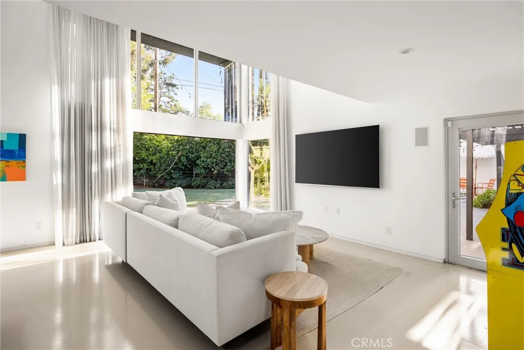 Additional image 49 of 341 Vista Baya, Costa Mesa, CA 92627
