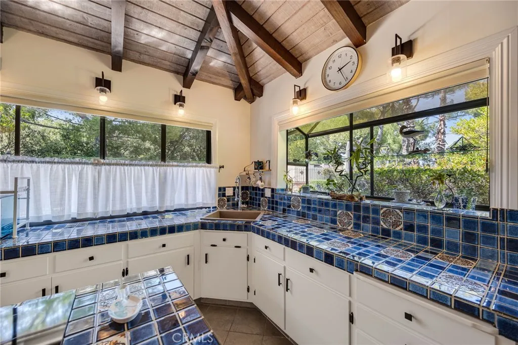 Additional image 36 of 3854 Hampstead Rd, La Canada Flintridge, CA 91011