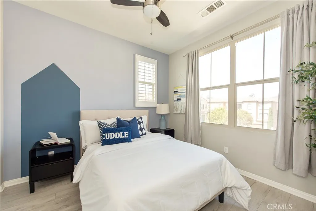 Additional image 83 of 68 Origin, Irvine, CA 92618