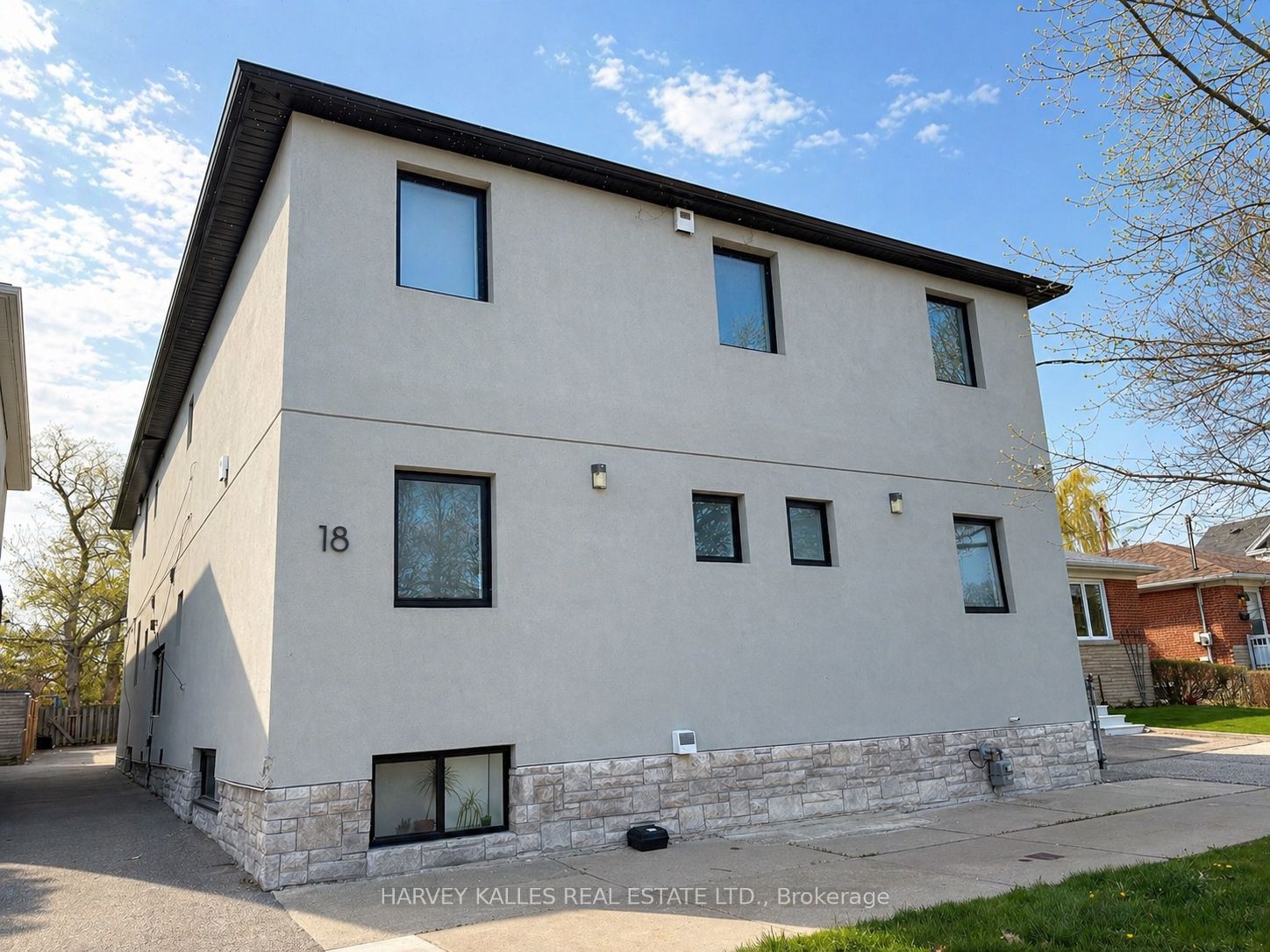 Additional image 4 of 18 Cavell Avenue, Toronto, ON, M8V 1P2