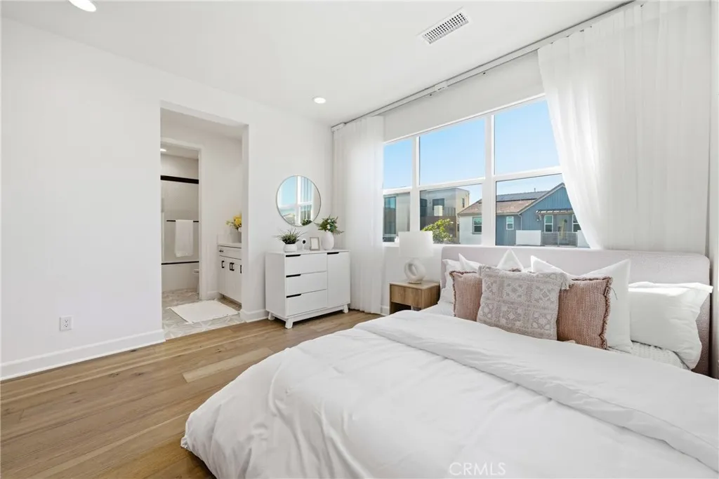 Additional image 107 of 124 Chant, Irvine, CA 92618